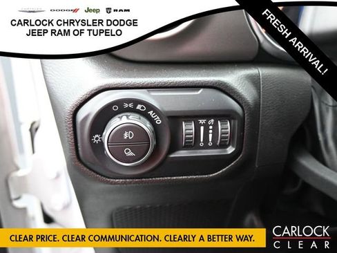 Used 2022 Jeep Gladiator Sport image 16