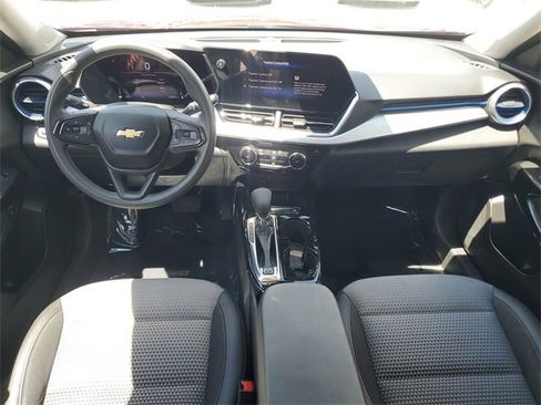 Used 2024 Chevrolet Trax LT image 14