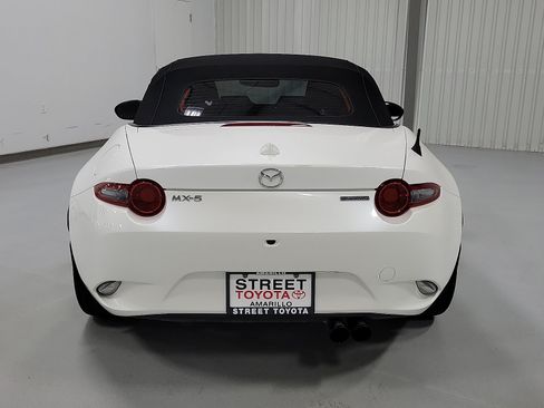 Used 2023 MAZDA MX-5 Miata Grand Touring RWD image 5