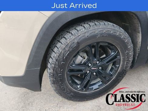 Used 2023 GMC Terrain AT4 w/ Infotainment Package II image 17
