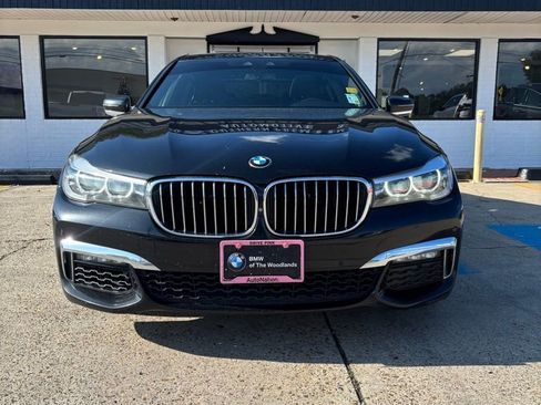 Used 2019 BMW 740i image 2