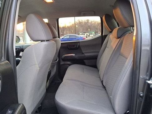 Certified 2020 Toyota Tacoma SR5 image 21