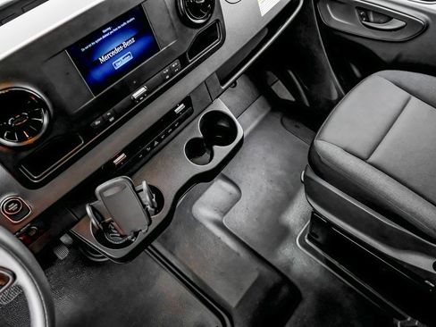 Used 2024 Mercedes-Benz Sprinter 3500 image 17