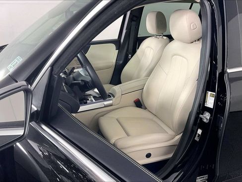 Used 2026 Mercedes-Benz GLB 250 4MATIC image 17