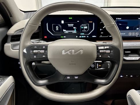 Used 2026 Kia EV9 Land AWD/4WD image 25