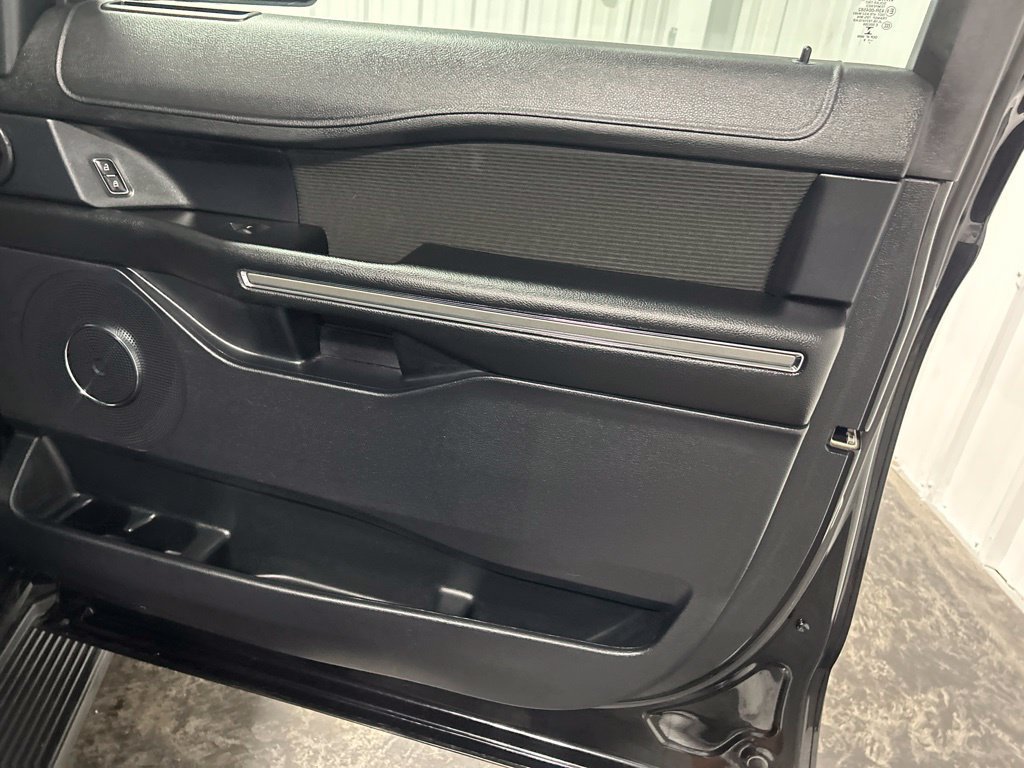 Used 2019 Ford Expedition XLT AWD/4WD image 23