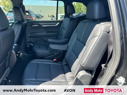 Used 2024 GMC Acadia Elevation w/ Luxury Package AWD/4WD image 10