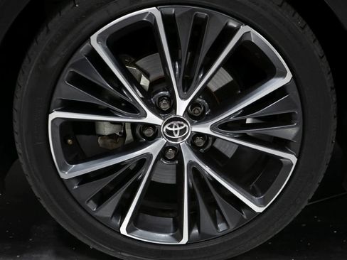 Used 2023 Toyota Prius Limited image 11