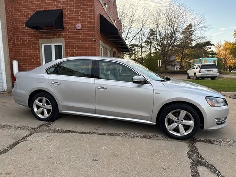 Used 2015 Volkswagen Passat 1.8T Limited Edition image 2