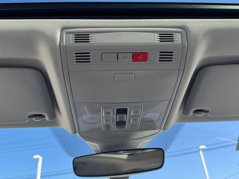 Used 2026 Volkswagen Jetta SE FWD image 18