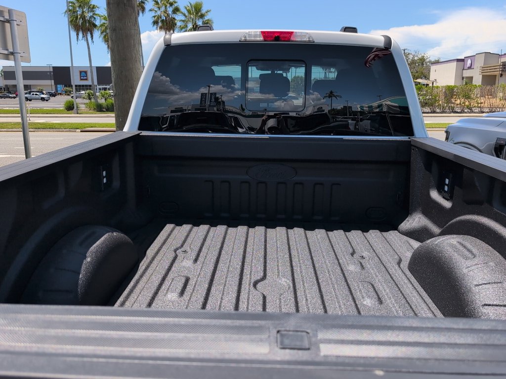 New 2026 Ford F250 Platinum w/ Platinum Plus Package AWD/4WD image 4