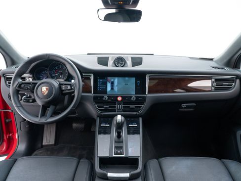 Certified 2025 Porsche Macan image 29