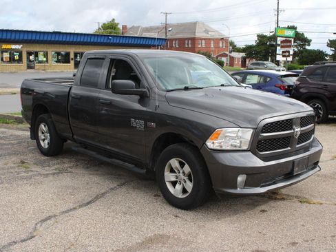 Used 2019 RAM 1500 Express AWD/4WD image 3