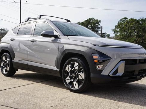 Used 2025 Hyundai Kona SEL image 2