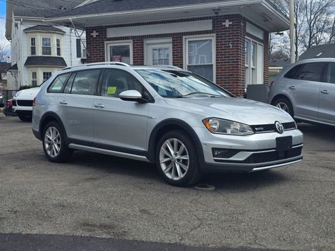 Used 2017 Volkswagen Golf Alltrack SEL AWD/4WD image 1