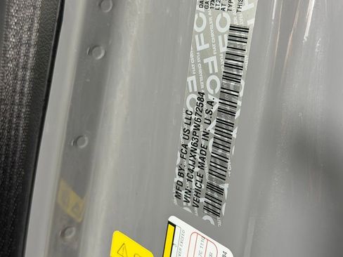 Certified 2023 Jeep Wrangler Unlimited AWD/4WD image 42