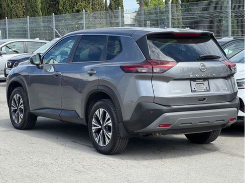 Used 2023 Nissan Rogue SV FWD image 6