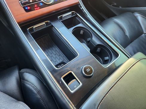 Used 2021 Lincoln Aviator Reserve w/ Equipment Group 210A image 23