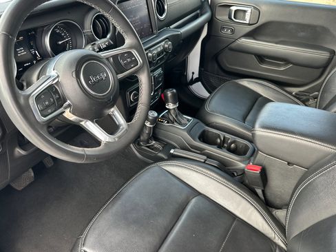 Used 2023 Jeep Wrangler Sahara image 10