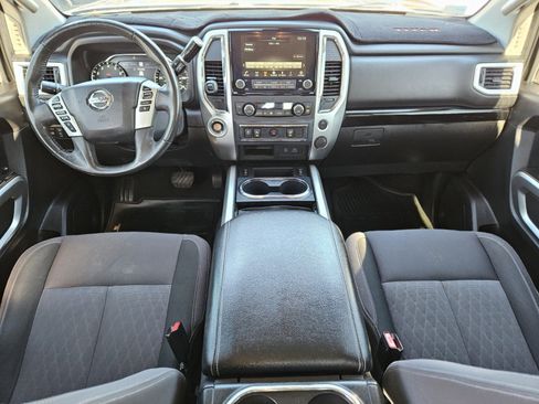 Used 2021 Nissan Titan SV w/ SV Convenience Package image 13