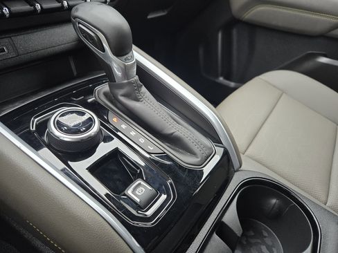 Used 2024 Chevrolet Colorado ZR2 w/ ZR2 Convenience Package III image 22