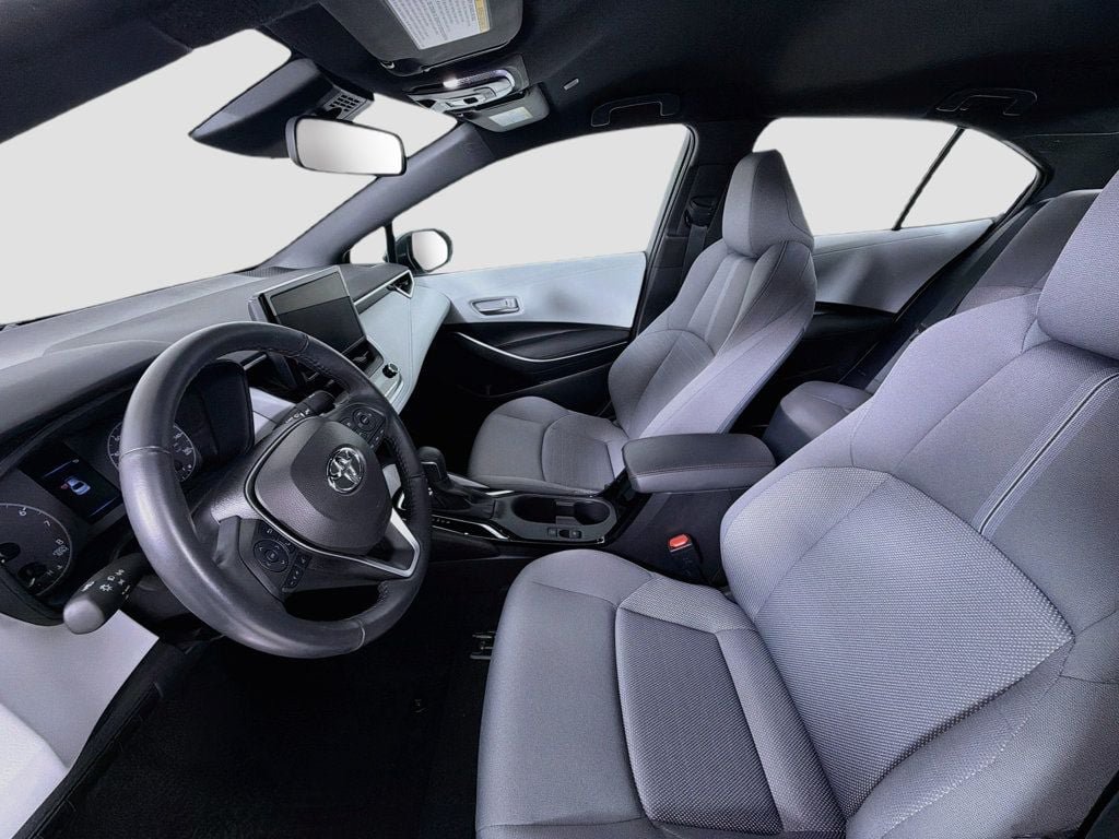 Used 2024 Toyota Corolla SE w/ SE Convenience Package FWD image 19