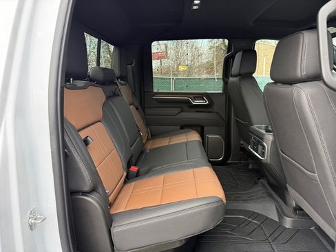 Used 2025 Chevrolet Silverado 2500 High Country w/ Technology Package image 23