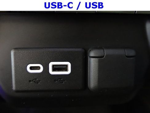 Used 2020 Chevrolet Silverado 1500 LT w/ Texas Edition image 9