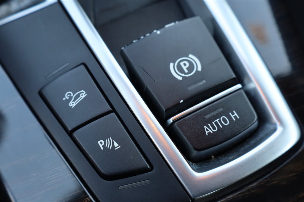 Used 2013 BMW 650i xDrive Convertible AWD/4WD image 40
