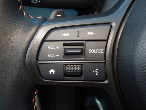 Used 2025 Honda CR-V Sport image 12