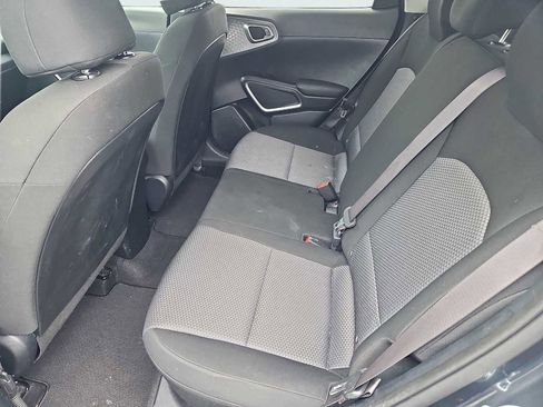 Used 2023 Kia Soul LX w/ LX Technology Package FWD image 24