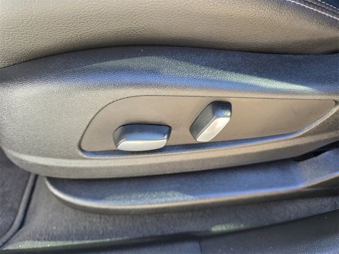 Used 2023 Cadillac XT6 Luxury image 20