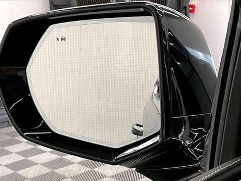 Used 2023 Cadillac Escalade Premium Luxury image 36