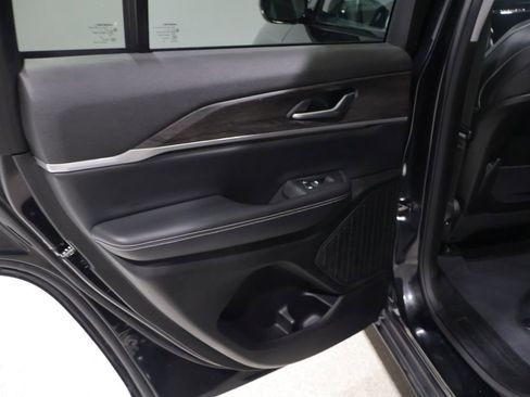 Certified 2023 Jeep Grand Cherokee Limited w/ Black Appearance Package AWD/4WD image 20