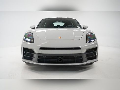 New 2025 Porsche Panamera 4 image 6