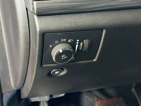 Used 2020 Jeep Grand Cherokee Altitude RWD image 13