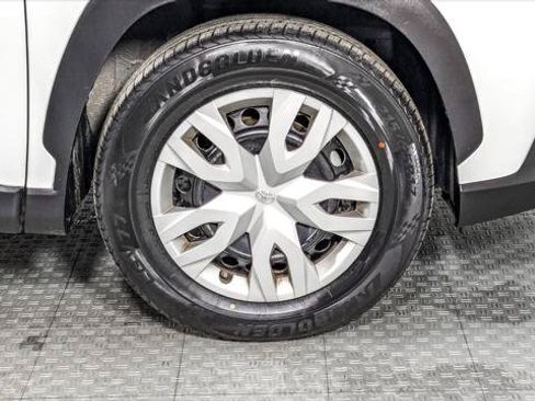 Used 2024 Toyota Corolla Cross L FWD image 21