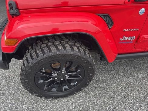Used 2021 Jeep Wrangler Unlimited Sahara w/ Cold Weather Group AWD/4WD image 10