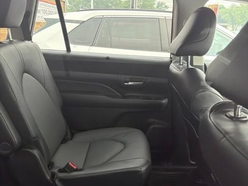 Certified 2024 Toyota Grand Highlander AWD image 5