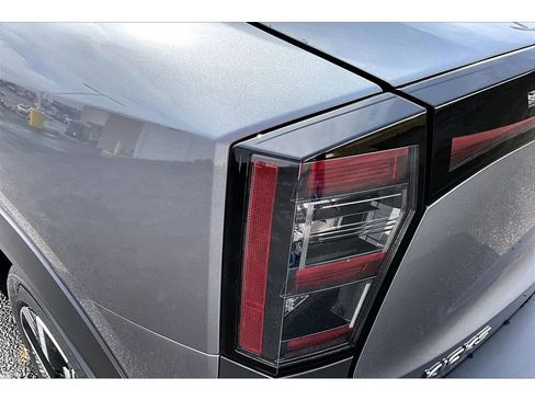 Used 2025 Nissan Kicks SV image 31