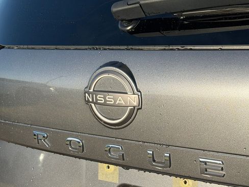 Certified 2023 Nissan Rogue SL w/ SL Premium Package FWD image 9