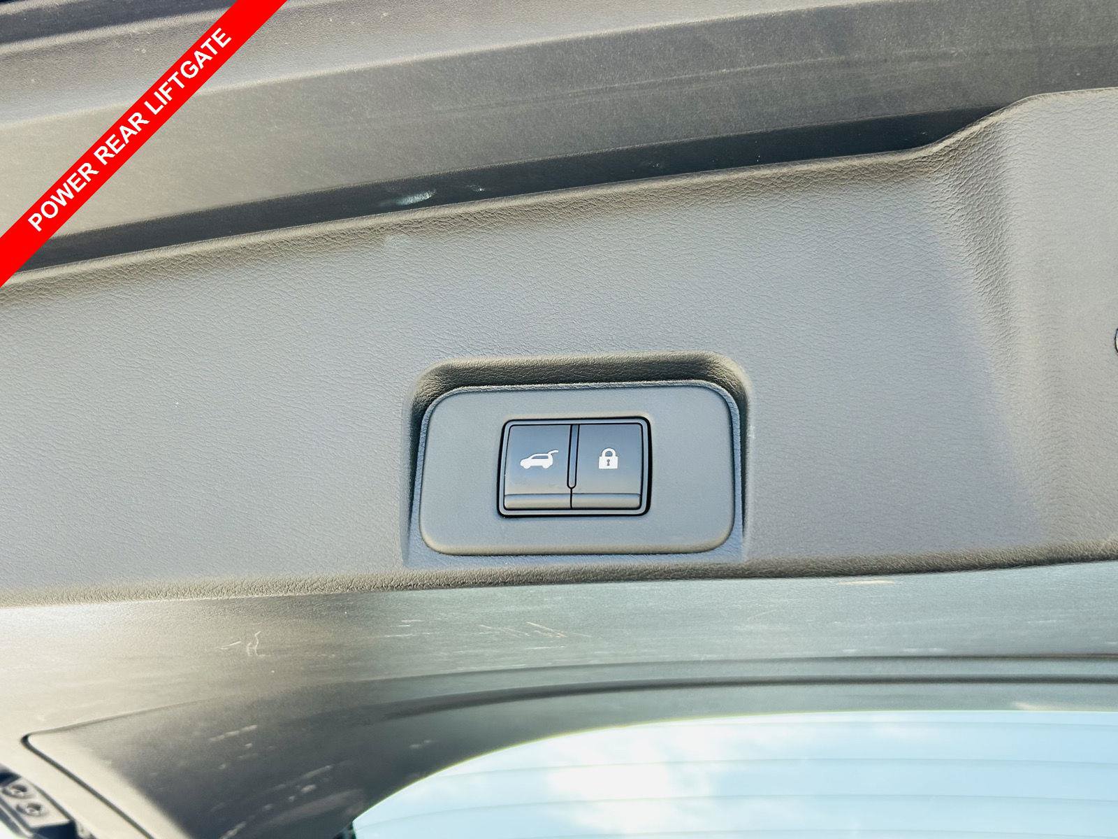 Used 2025 Nissan Rogue SV FWD image 9