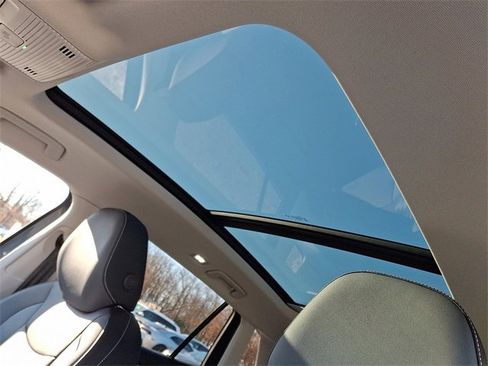 New 2026 Volkswagen Tiguan SE image 7