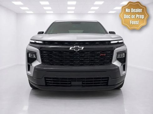 Used 2026 Chevrolet Traverse RS AWD/4WD image 2