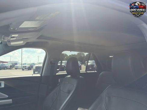 Used 2023 Ford Explorer Limited w/ Limited Technology Package RWD image 22