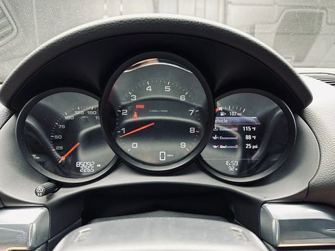Used 2016 Porsche Cayman RWD image 29