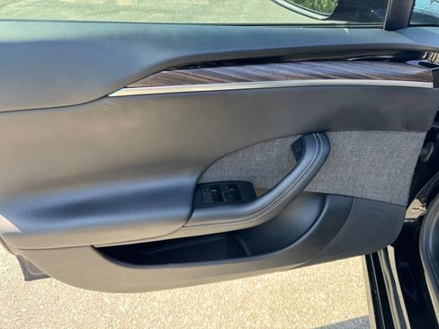 Used 2021 Tesla Model S Plaid image 23