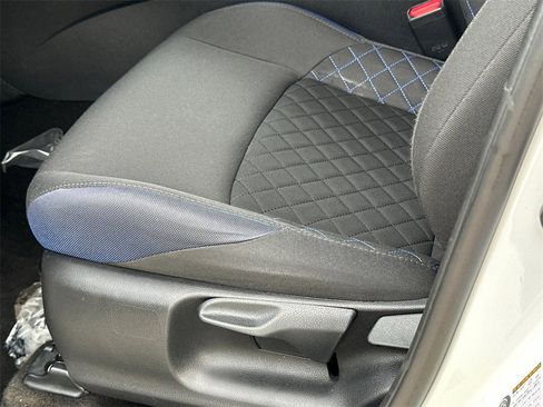 Used 2022 Toyota C-HR XLE image 19