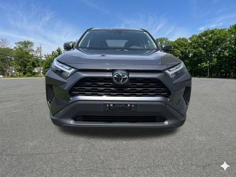 Used 2025 Toyota RAV4 XLE AWD/4WD image 2