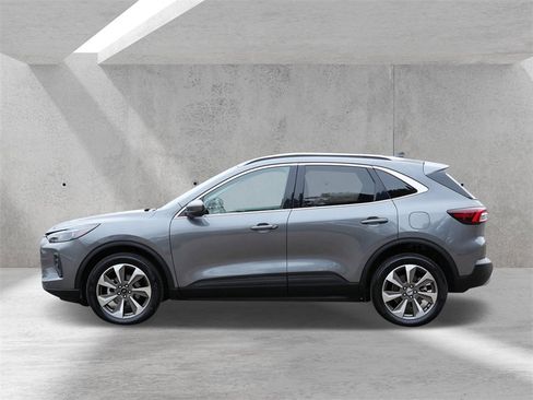 Certified 2024 Ford Escape Platinum image 5